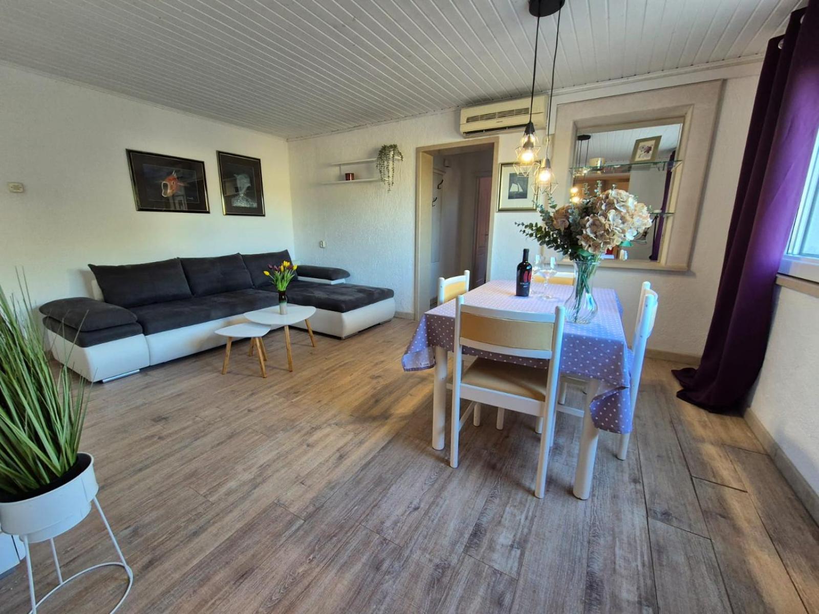Apartments Buktenica Bol Extérieur photo